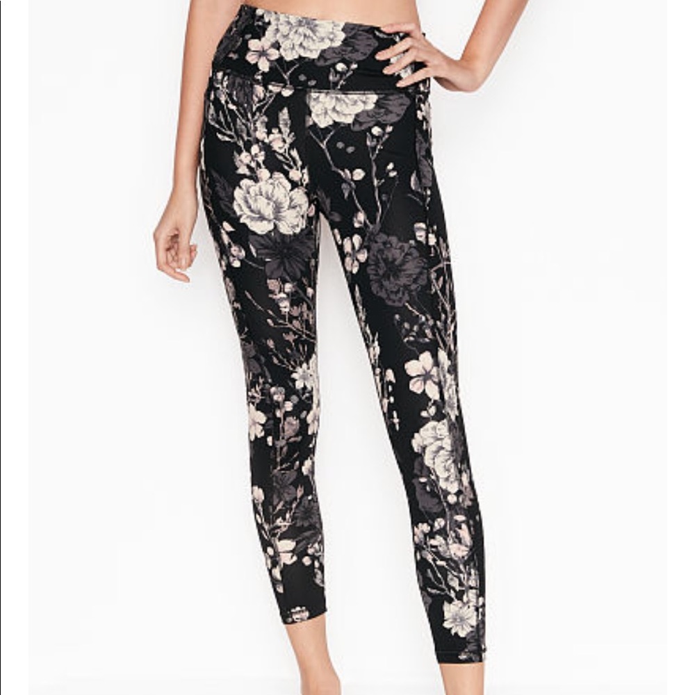 ❤️VICTORIA'S SECRET 🌸Incredible Essential Legging - Picture 2 of 7